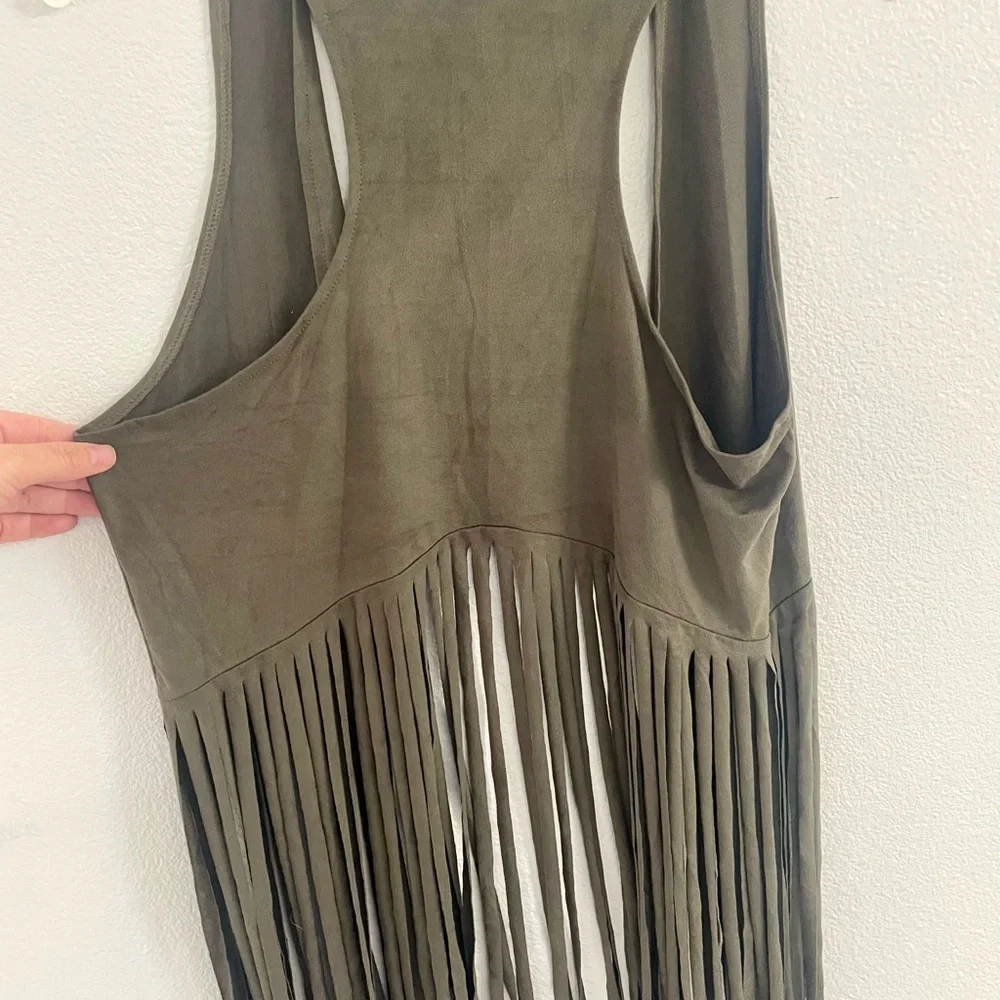 Festival Fourteen and 9th Fringe Sleeveless Vest Olive Faux Suede Size Large - Picture 3 of 7